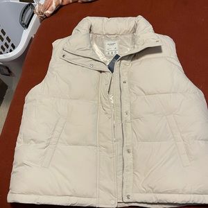 BRAND NEW cream Womens puffer vest